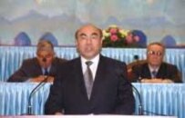 Ousted President Askar Akaev (in file photo) spoke to RFE/RL's Kyrgyz Service from an undisclosed location