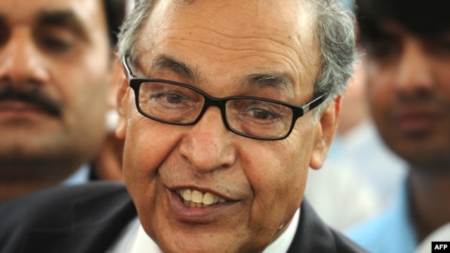  Makhdoom Shahabuddin, the nominated presidential candidate for prime minister, talks to journalists at the Parliament House after submitting his nomination papers in Islamabad.
