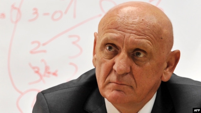 Muslim leader Sulejman Tihic announced the agreement.