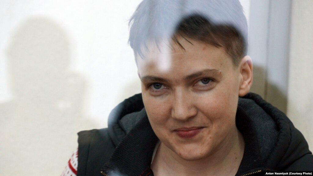 Савченко в&nbsp;суді привітала засудженого українського активіста Кольченка з&nbsp;Днем народження