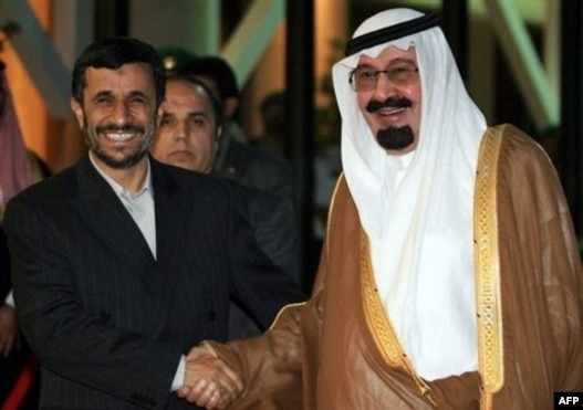 Saudi King Abdullah bin Abdul Aziz al-Saud (right) greets Iranian President Mahmud Ahmadinejad in Riyadh in November 2007.