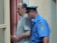 Haški optuženik Goran Hadžić ulazi u sudnicu Specijalnog suda u Beogradu, 20. jul 2011.