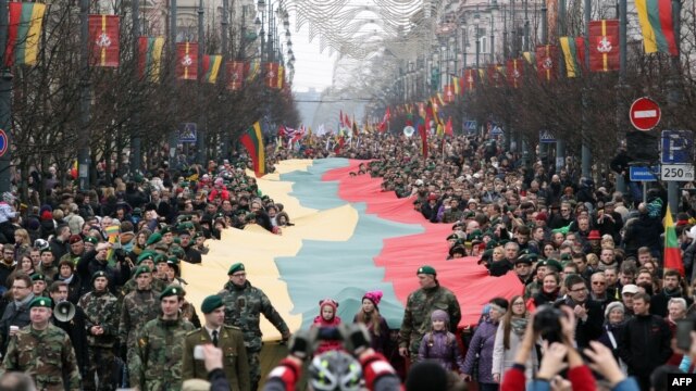 Марш в Вильнюсе в честь 25-летия независимости Литвы от Советского Союза