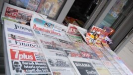 Romania - press newsstand, Mar2009