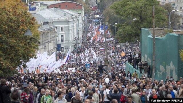 Participants walk Moscow's downtown streets during the political opposition's so-called March of Millions on September 15.