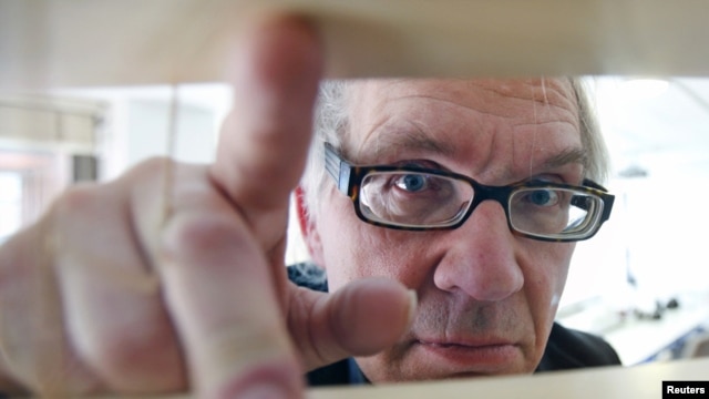 Swedish cartoonist Lars Vilks says he has effectively lived under "house arrest" since his controversial Muhammad cartoons were published five years ago. 