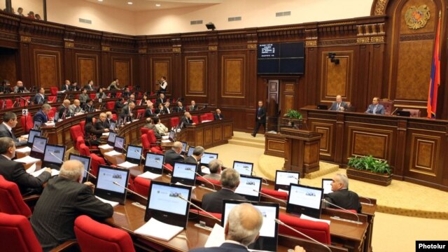 Խորհրդարանի նիստերի դահլիճը, արխիվ