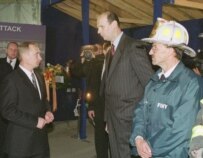 President Putin (left) visiting the site of the attack against the World Trade Center on November 16, 2001 (TASS) (ITAR-TASS)