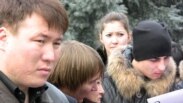 Молодые жители Алматы. Иллюстративное фото. 