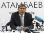 Алмазбек Атамбаев журналисттер үчүн маалымат жыйынын өткөрүп жатат, 1-ноябрь