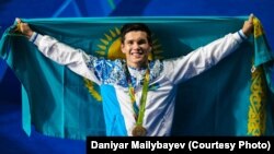 Daniyar Eleusinov olimpiada altının alğan sät. Rio-de-Janeyro. 17 tamız 2016 jıl.