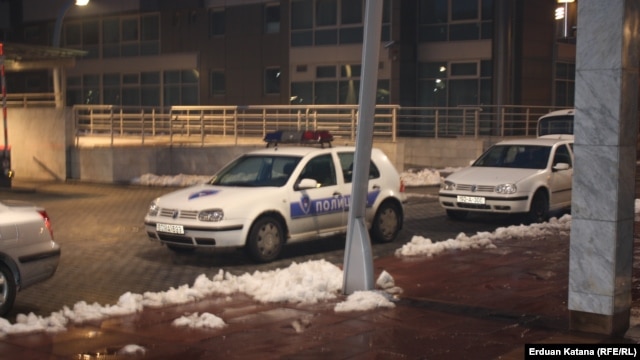 Policijska vozila ispred zgrade Vlade RS, 20. januar 2013.