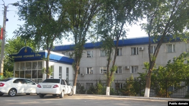 Здание Сарыагашского районного суда в Южно-Казахстанской области.