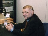 Stipe Mesic (file photo) (RFE/RL)