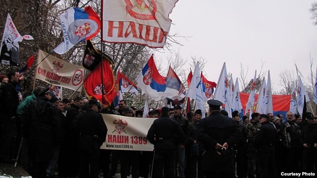 Desničari iz pokreta Naši i '1389 na obeležavanju Dana Državnosti, Orašac, 2011. foto: Dragan Todorović/Vreme 