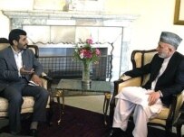 Afghan President Hamid Karzai (left) meets today in Kabul with Iranian President Mahmud Ahmadinejad (AFP)