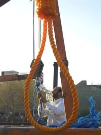 Noose ahead of simultaneous hangings around Iran in September 2002 (AFP)