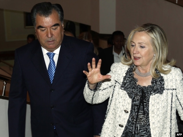 U.S. Secretary of State Hillary Clinton (right) meets with Tajik President Emomali Rahmon in Dushanbe