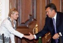 Are the political clashes of Tymoshenko (left) and Yanukovych actually a sign of democratic progress in Ukraine? (epa file photo)