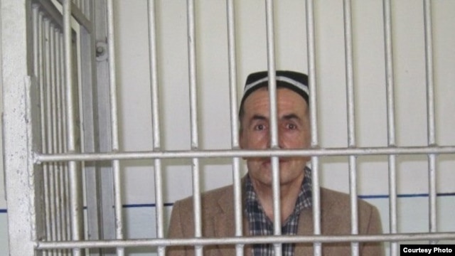 Таджикский журналист Махмадюсуф Исмоилов на заседании суда, 21 июня 2011 года.