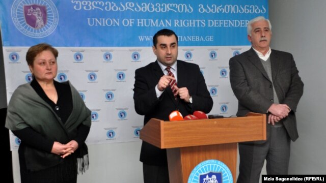 ალექსანდრე გეჯაძე (ცენტრში)
