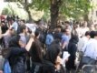 صدها نفر از دانشجویان مخالف محمود  احمدی نژاد با حامیان وی در محوطه دانشگاه درگیر شدند.