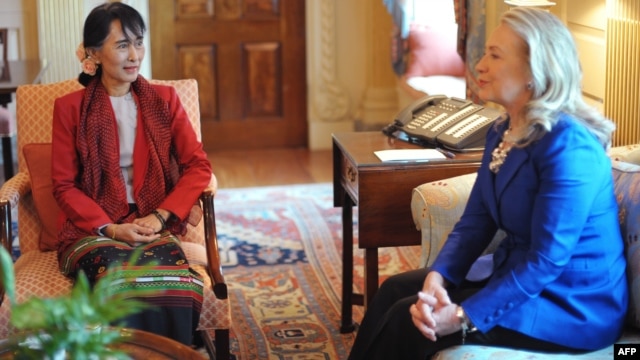 U.S. Secretary of State Hillary Clinton (right) meets with Burmese Member of Parliament and democracy icon Aung San Suu Kyi in Washington, D.C.