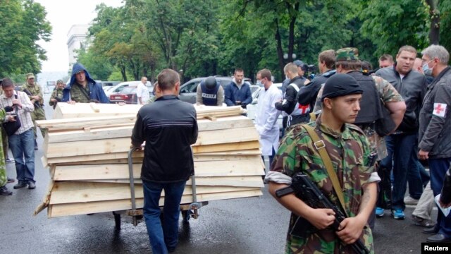 Пророссийские сепаратисты в Луганске готовятся к новым смертям. Заготовлено много пустых гробов