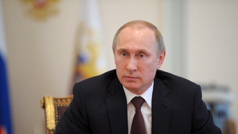 Путин : Украина е „на работ на граѓанска војна“ Путин : Украина е „на работ на граѓанска војна“