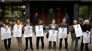 «Міжнародна амністія» вимагає розслідування справи про смерть Ігоря Індила. Акція під стінами Генеральної прокуратури