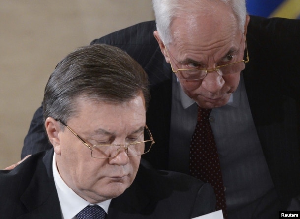 Прем’єр Микола Азаров (праворуч) і президент Віктор Янукович (архівне фото)