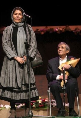هما روستا در کنار همسرش حمید سمندریان. آقای سمندریان سال ۹۱ از دنیا رفت