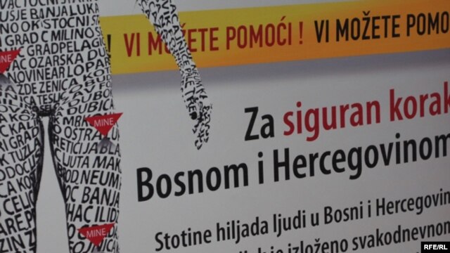 Plakati iz jedne od akcija povodom Međunarodnog dana borbe protiv mina, foto iz arhive: Midhat Poturović
