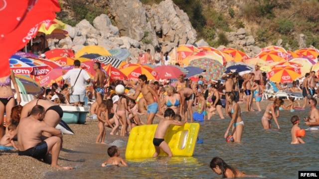 Budva tokom turističke sezone, foto: Savo Prelević