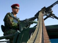 A member of the Iraqi security forces at a checkpoint in Al-Najaf (file photo) (epa)