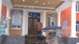 В день досрочных выборов президента Казахстана идет снег. Алматы, 3 апреля 2011 года.