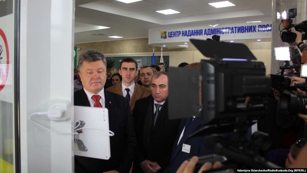 Порошенко відкрив на Рівненщині центр адмінпослуг та лікарню