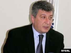 Dövlət komitəsinin sədri bildirir ki, standartlara uyğun gəlməyən benzin satan məntəqələr cərimə olunacaqlar