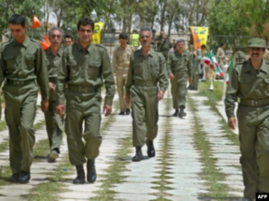 سازمان مجاهدين خلق از سوی ايران و آمريکا يک گروه «تروريستی» تلقی می شود. اين در حالی است که اتحاديه اروپا در ماه ژانویه نام اين سازمان را از فهرست گروه های تروريستی خارج کرد