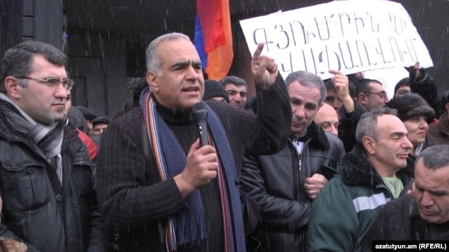 Armenia -- Opposition leader Raffi Hovanissian speaks at a rally in Gyumri. 23Feb., 2013