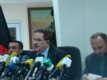 د کورنیو چارو او دفاع وزیران د ملي امینت د ریس سره یوځای د کابل په ورستیو بریدونو خبریالانو ته معلومات ورکوي