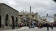 Demonstranti ispred džamije Al Omari u Deri, mart 2011