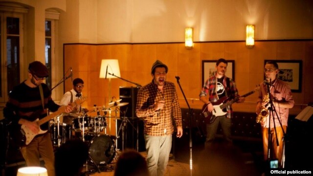 "Gipsy Groove"