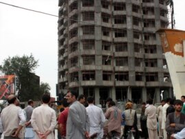 حمله کوونکي چې شپږ تنه وو، پرون شاوخوا یوه نیمه بجه جګړه پیل کړه.