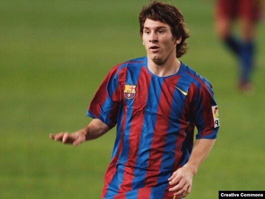 Lionel Messi həmçinin ilin ən yaxşı hücumçusu adını da qazandı