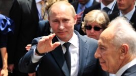 Presidenti i Izrealit,Shimon Peres gjatë një takimi me homologun e tij rus, Vladimir Putin, në qershor të këtij viti