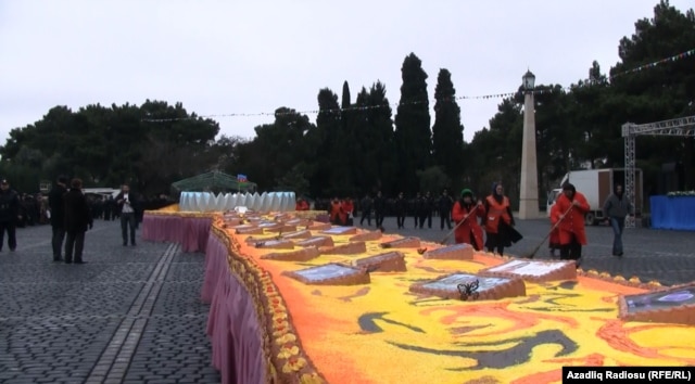 A huge cake baked for Aliyev's 51st birthday in Sumgayit