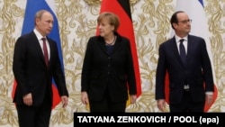 (Left to right:) Russian President Vladimir Putin, German Chancellor Angela Merkel, and French President Francois Hollande will meet to discuss Ukraine on the sidelines of a G20 summit next week. (file photo)