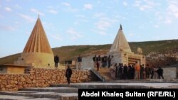 تقديم مساعدات لنازحين من سنجار