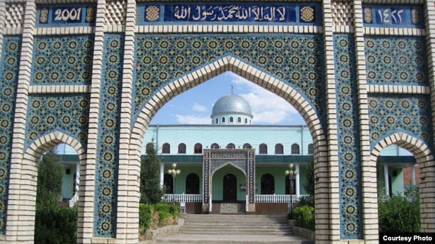Мечеть в Гулистоне